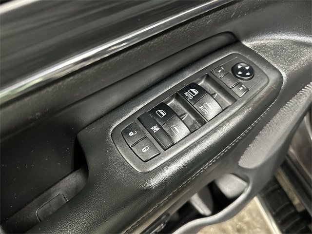 Used 2019 Jeep Grand Cherokee Limited w/ Luxury Group II image 19