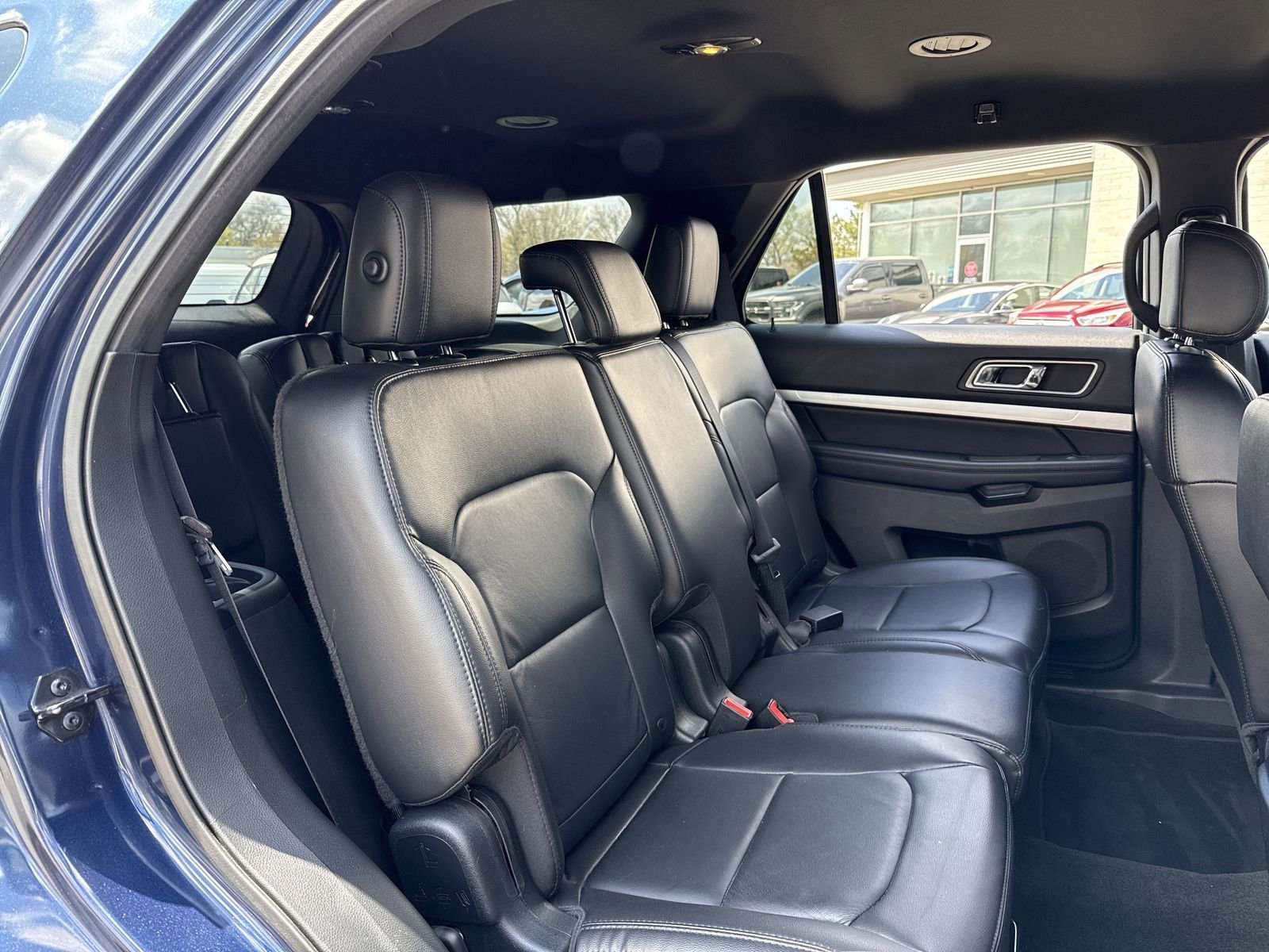 Used 2017 Ford Explorer XLT w/ Equipment Group 202A image 27
