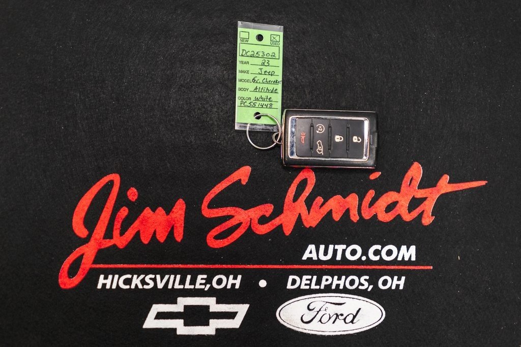 Used 2023 Jeep Grand Cherokee Altitude image 43