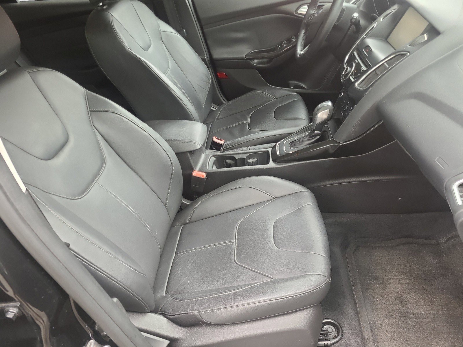 Used 2015 Ford Focus Titanium FWD image 20