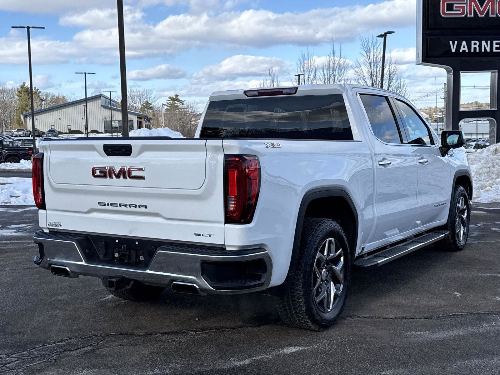 Used 2022 GMC Sierra 1500 SLT w/ SLT Premium Package image 9