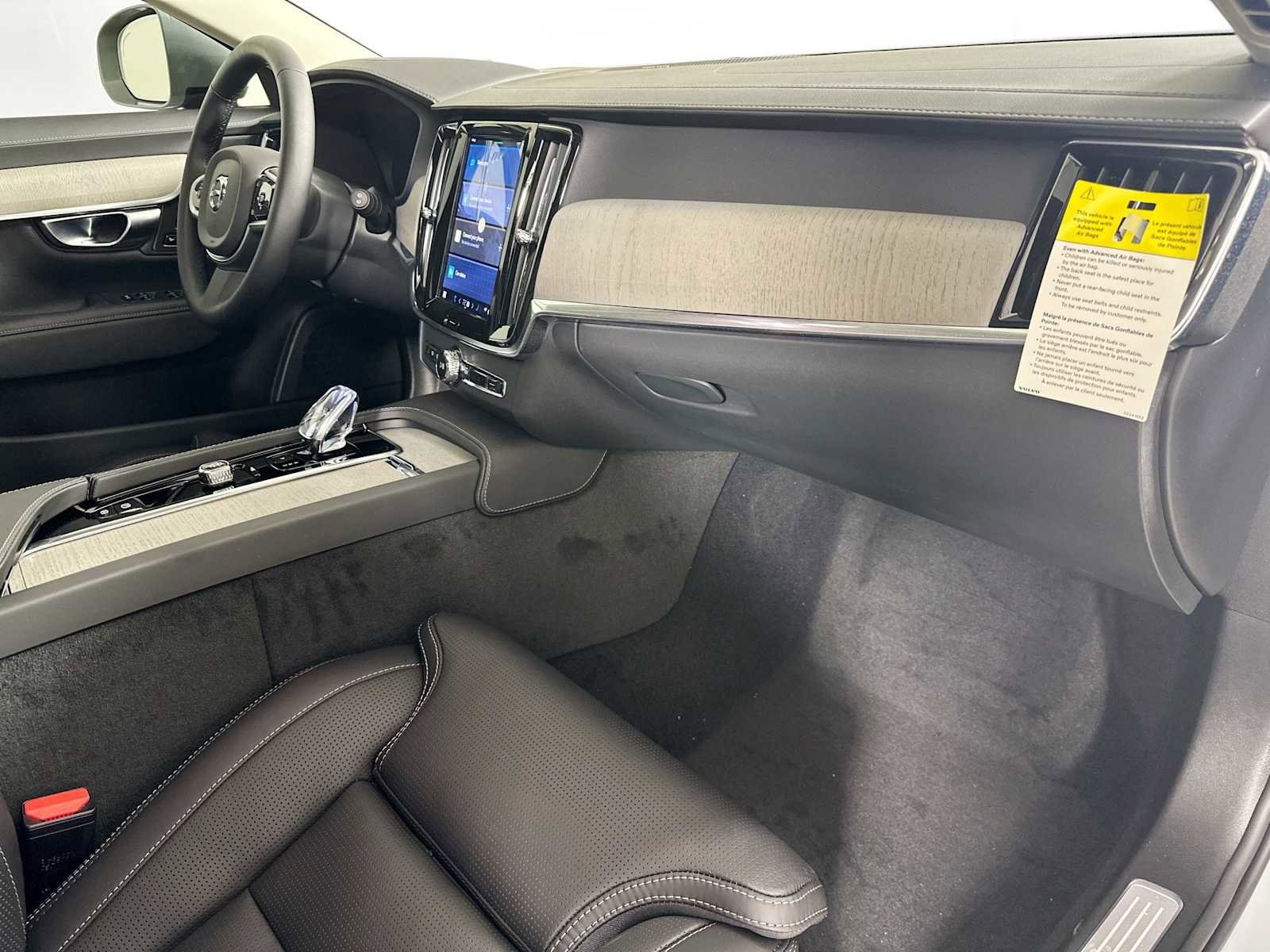 Used 2025 Volvo V90 B6 Cross Country Ultra w/ Climate Package image 27