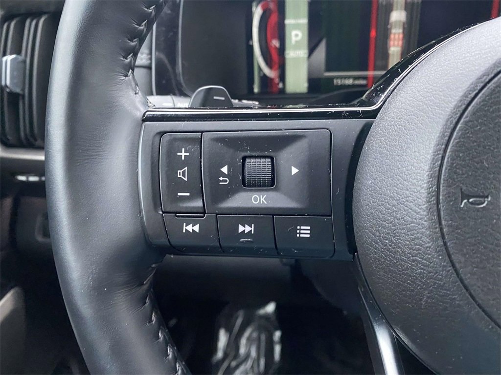 Used 2024 Nissan Pathfinder Platinum w/ Cargo Package image 19