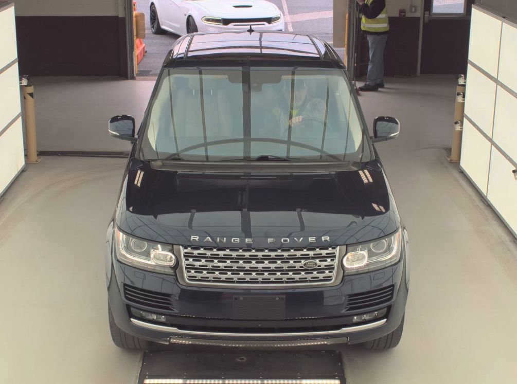 Used 2016 Land Rover Range Rover HSE image 3