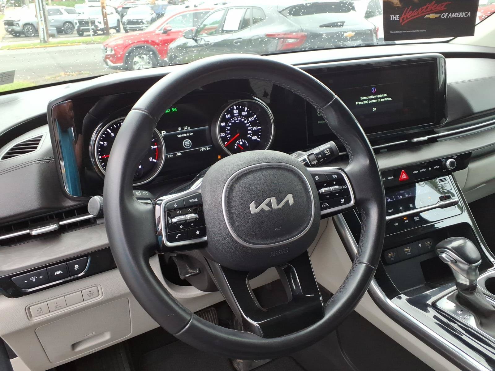 Used 2023 Kia Carnival EX FWD image 11