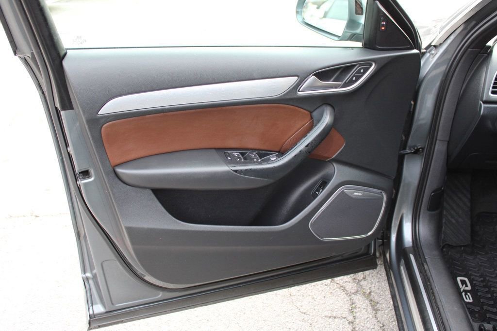 Used 2016 Audi Q3 2.0T Prestige w/ Prestige Package image 29