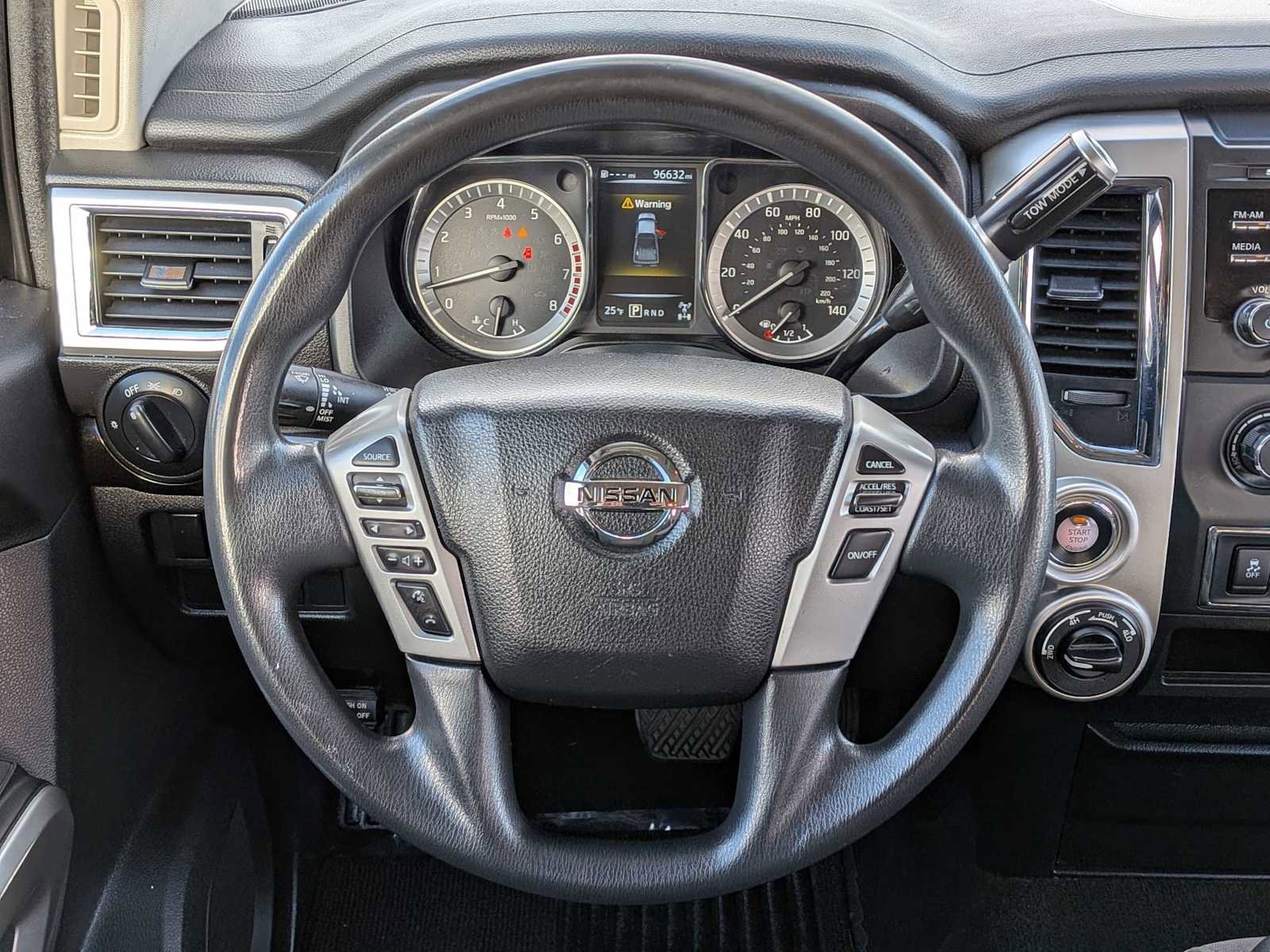 Used 2018 Nissan Titan SV image 20