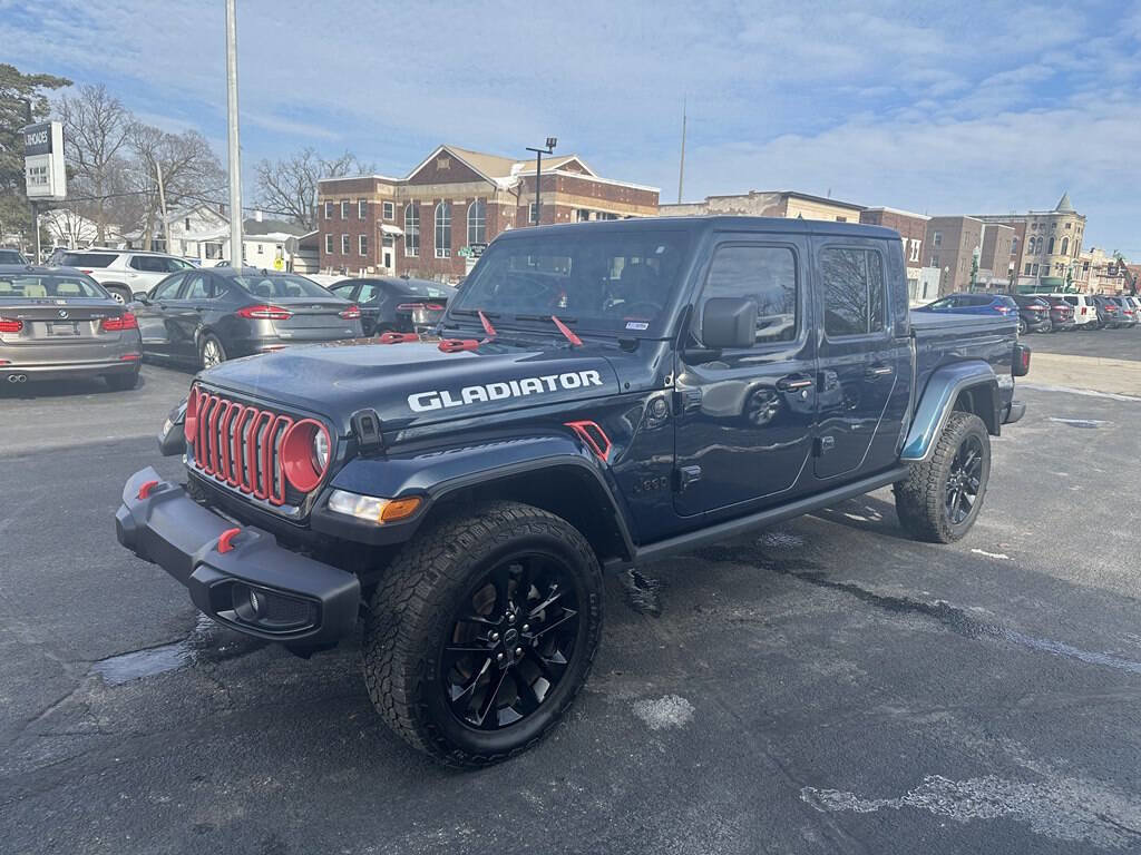 Used 2025 Jeep Gladiator Sport image 1