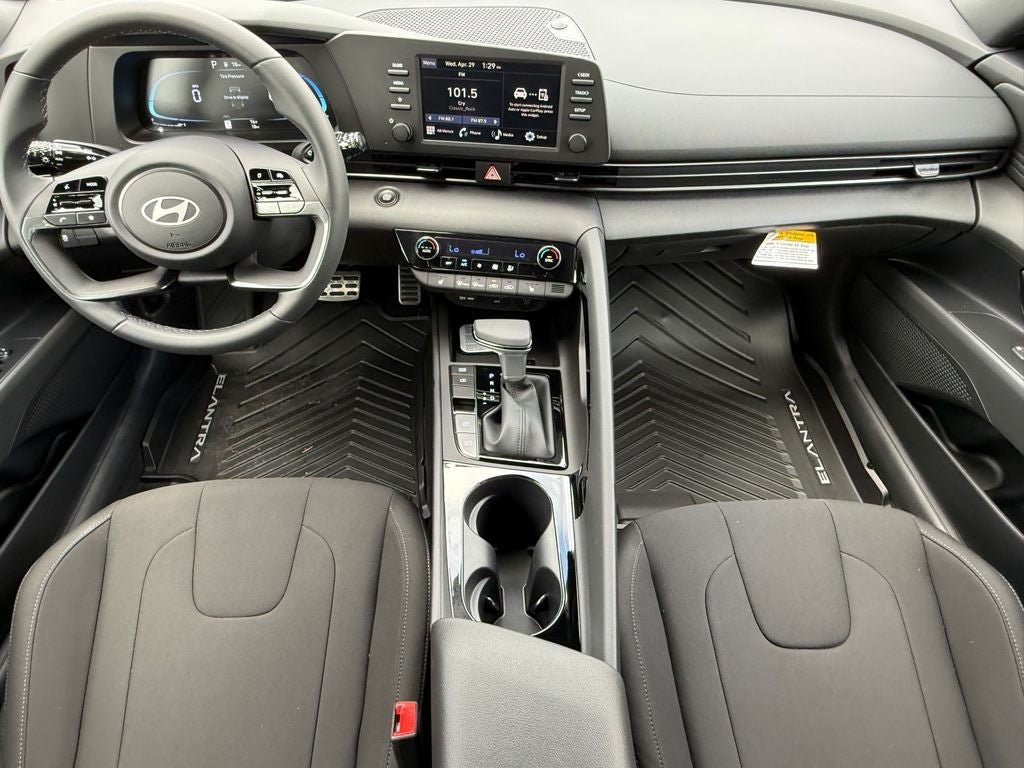 New 2026 Hyundai Elantra SEL Sport FWD image 14