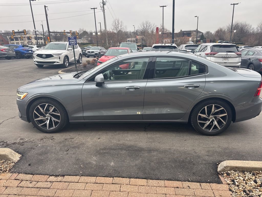 Used 2019 Volvo S60 T6 Momentum w/ Premium Package