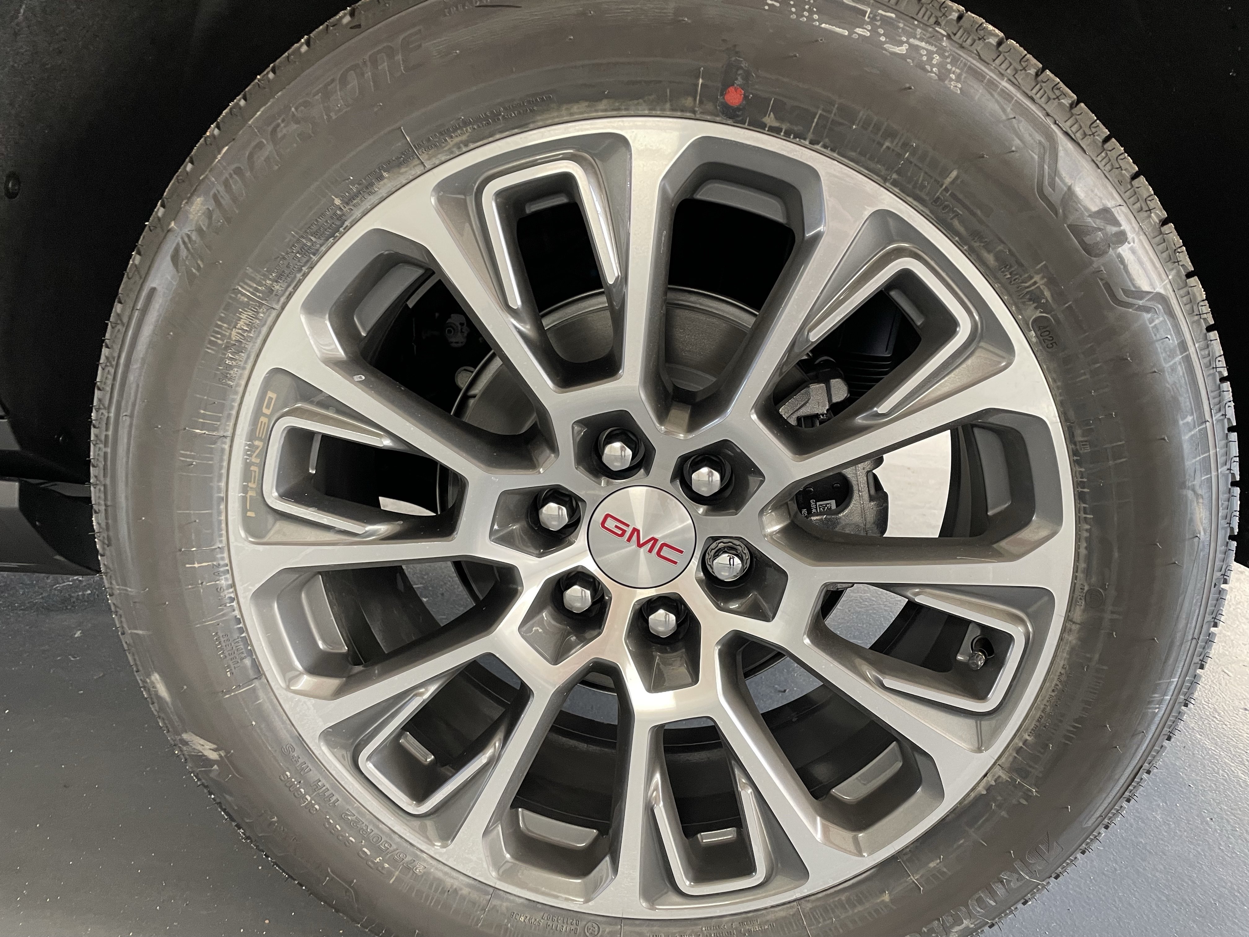 New 2026 GMC Yukon XL Denali w/ Sun & Power Step Package RWD image 7