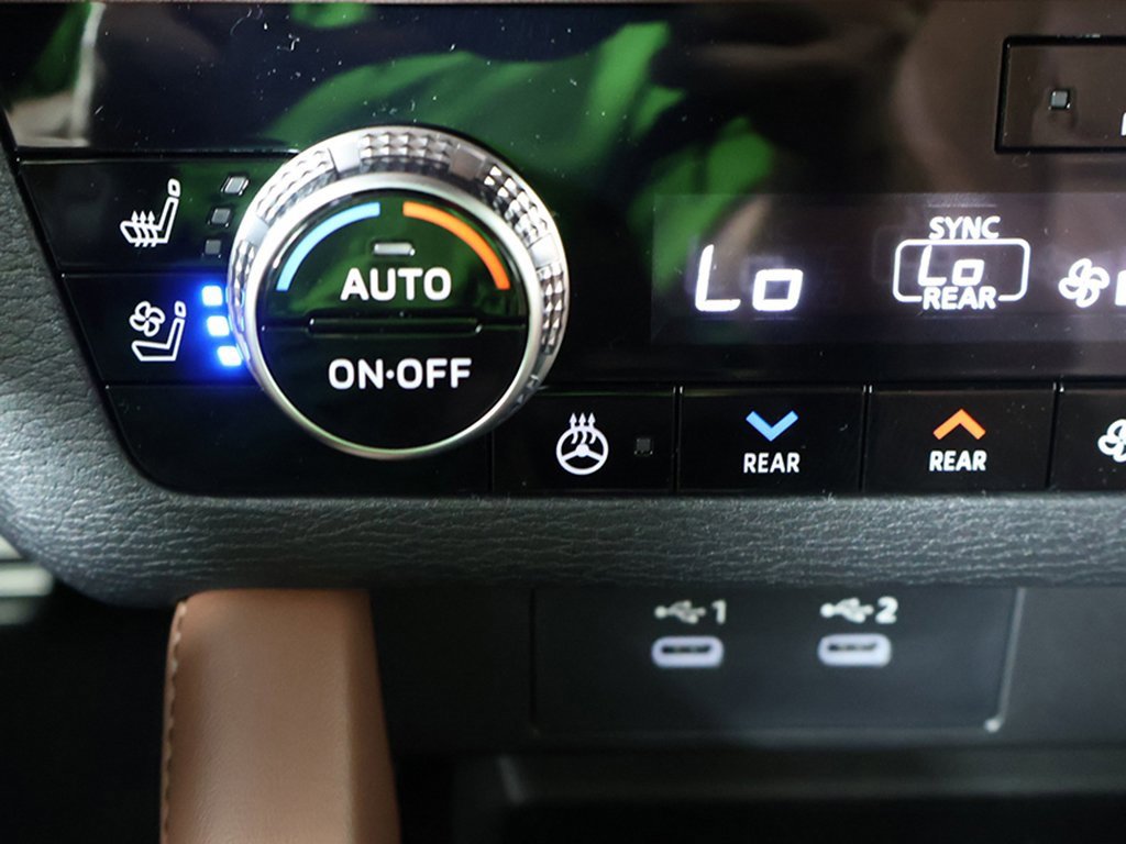 New 2025 Mitsubishi Outlander SEL image 55