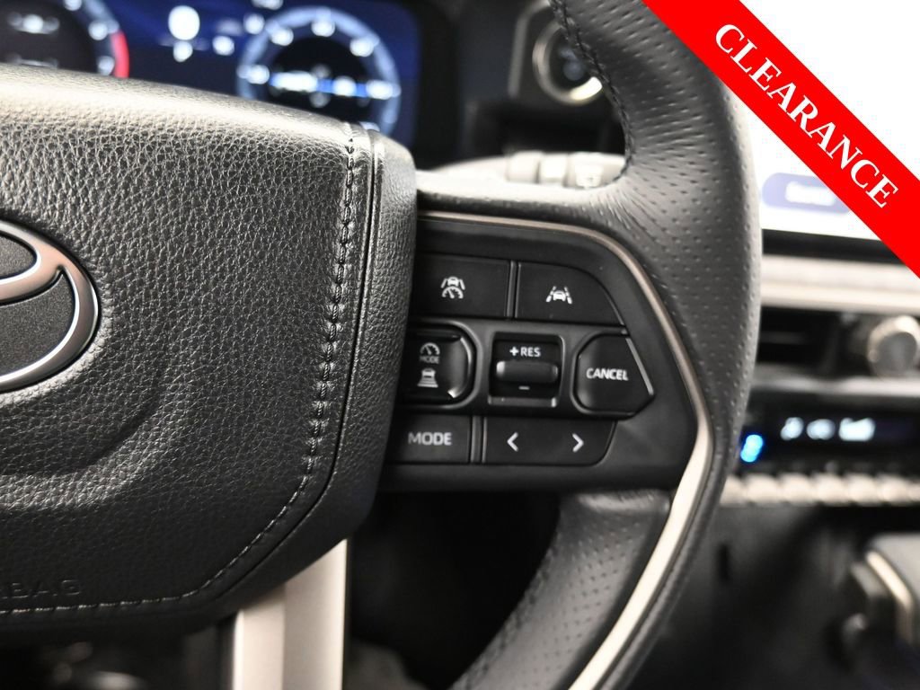 Used 2025 Toyota 4Runner 4WD image 25