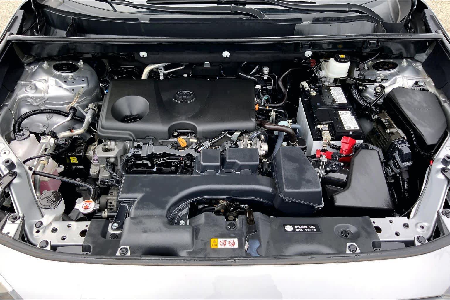Used 2024 Toyota RAV4 XLE FWD image 30