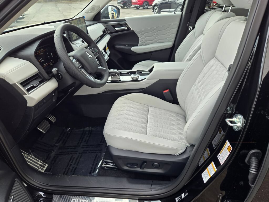 New 2026 Mitsubishi Outlander SEL AWD/4WD image 17