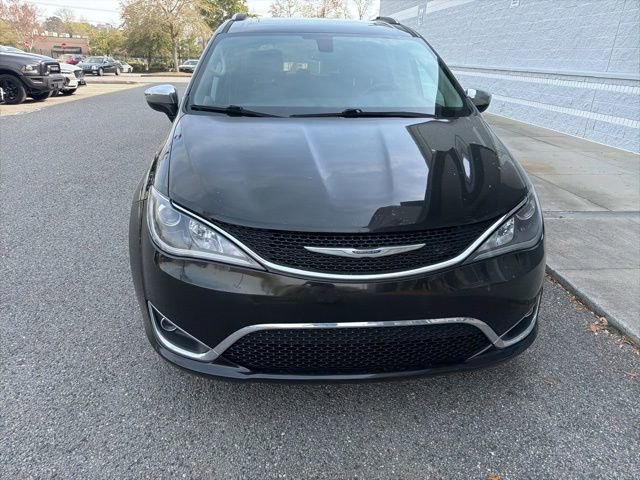 Used 2020 Chrysler Pacifica Limited image 4