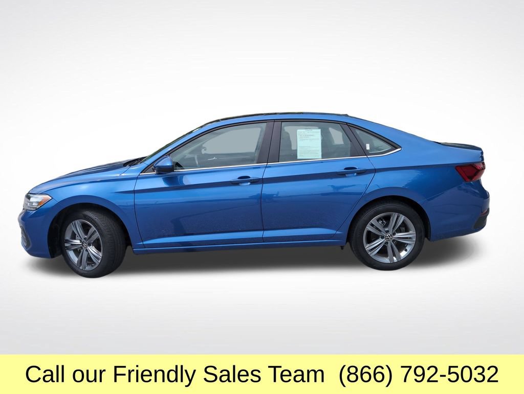 Used 2024 Volkswagen Jetta SE FWD image 2