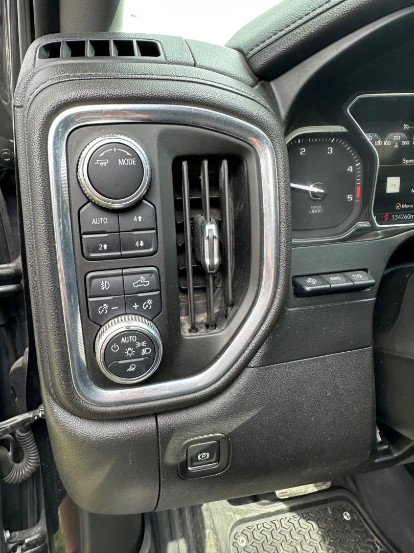 Used 2021 GMC Sierra 2500 Denali w/ Denali Black Diamond Edition image 15