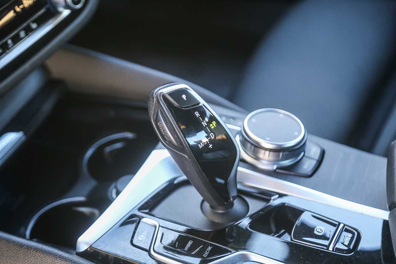 Certified 2023 BMW 530e w/ Convenience Package image 16