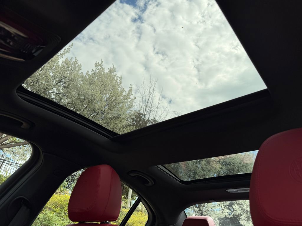 Used 2022 Alfa Romeo Giulia Veloce image 28