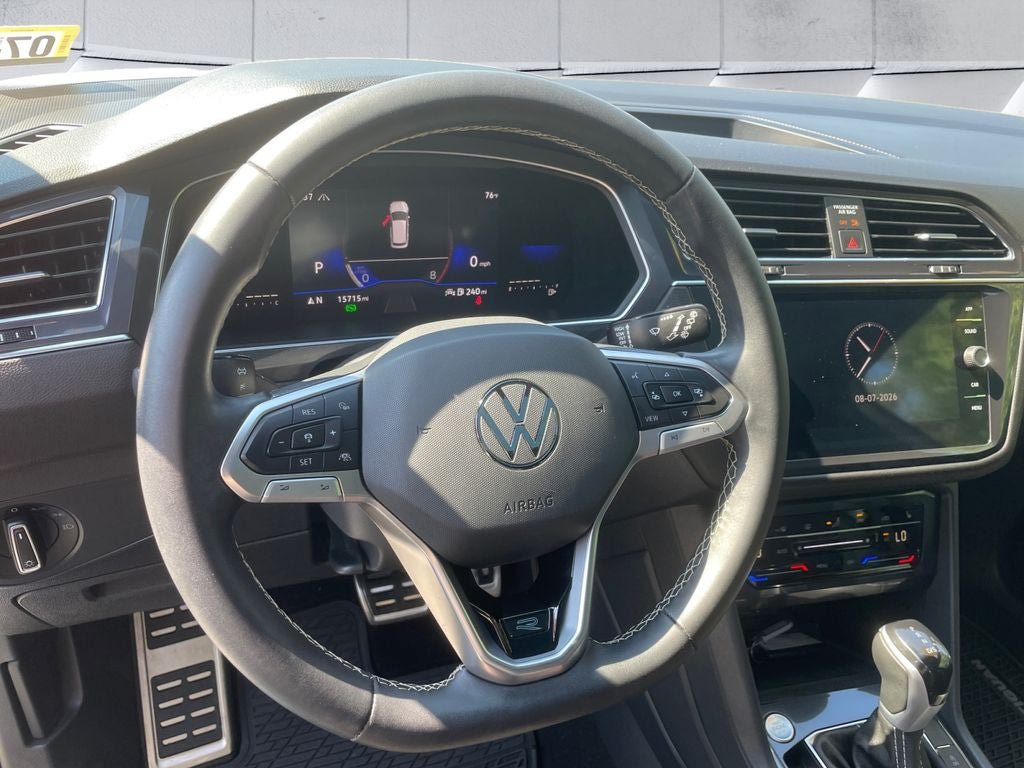 Used 2023 Volkswagen Tiguan SE R-Line AWD/4WD image 14