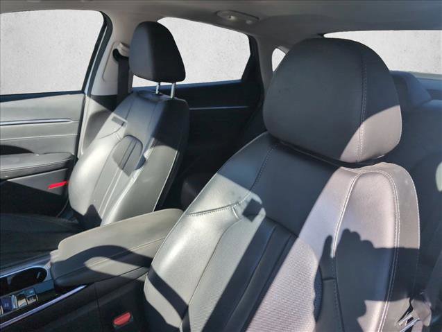 Used 2021 Hyundai Sonata Limited w/ Preferred Accessory Package image 9