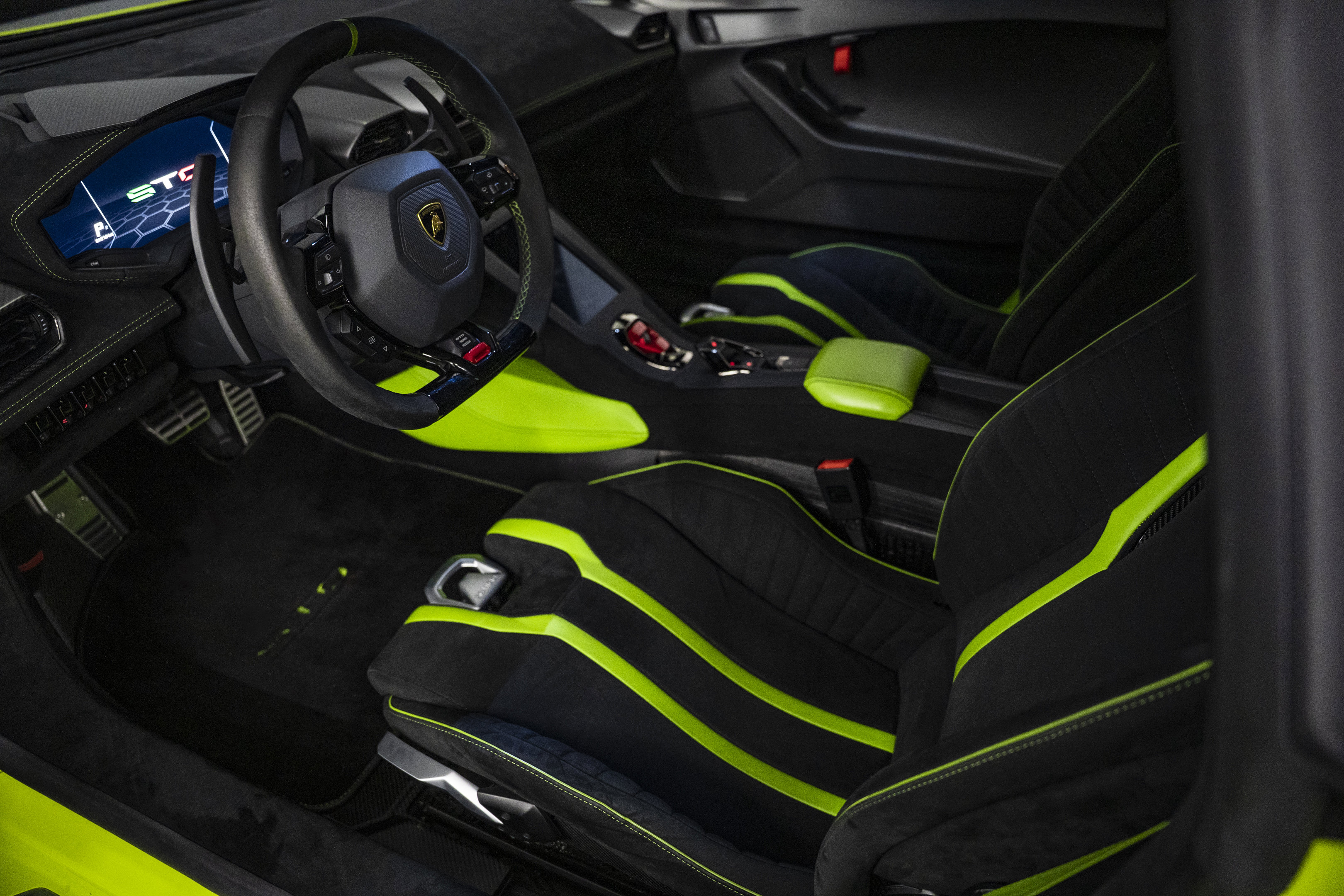 Used 2023 Lamborghini Huracan STO RWD image 42