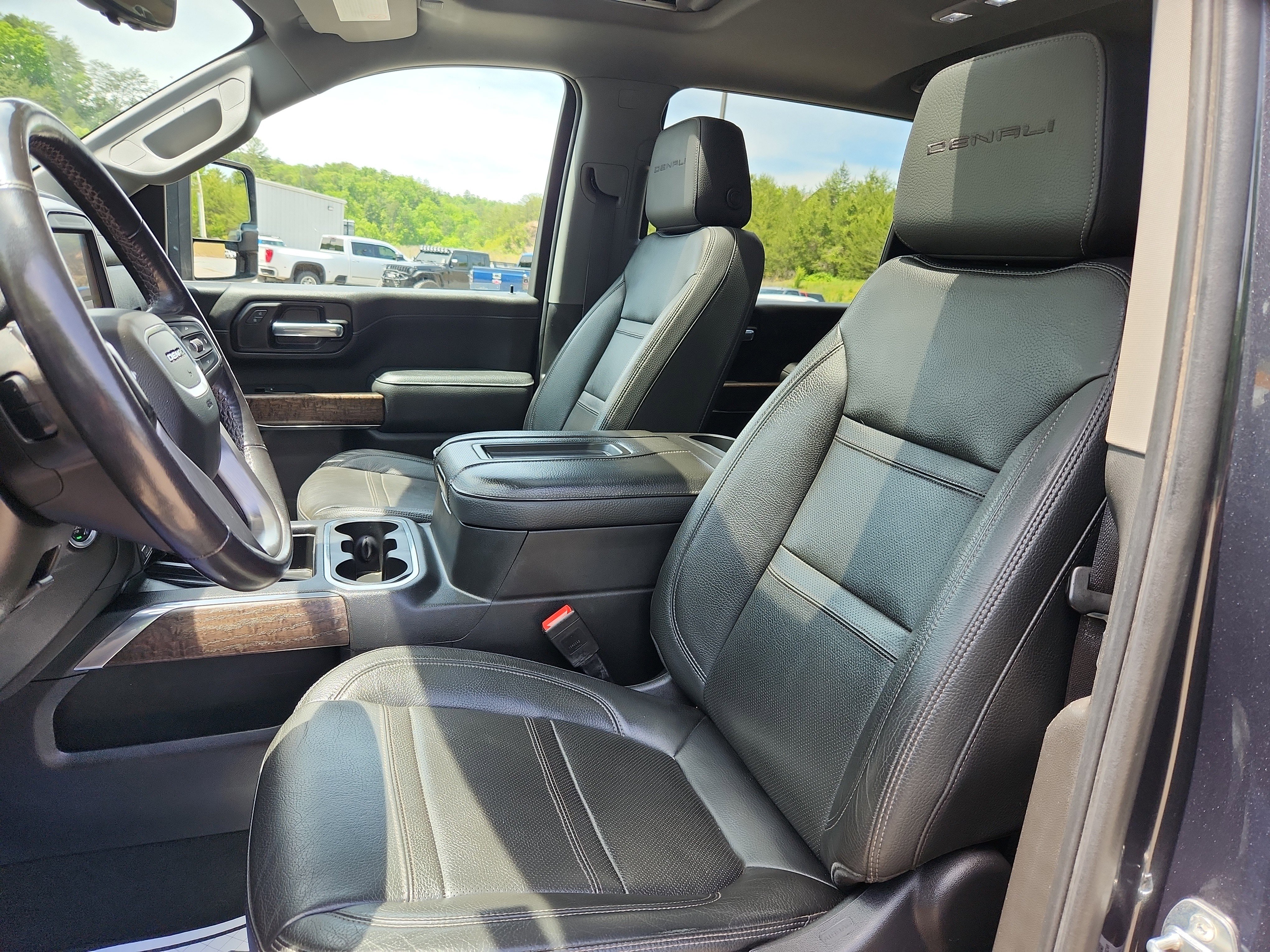 Used 2021 GMC Sierra 2500 Denali w/ Denali Ultimate Package AWD/4WD image 17