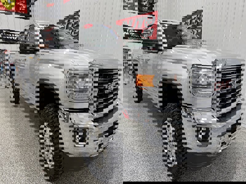 Used 2016 GMC Sierra 2500 SLT w/ Duramax Plus Package image 4