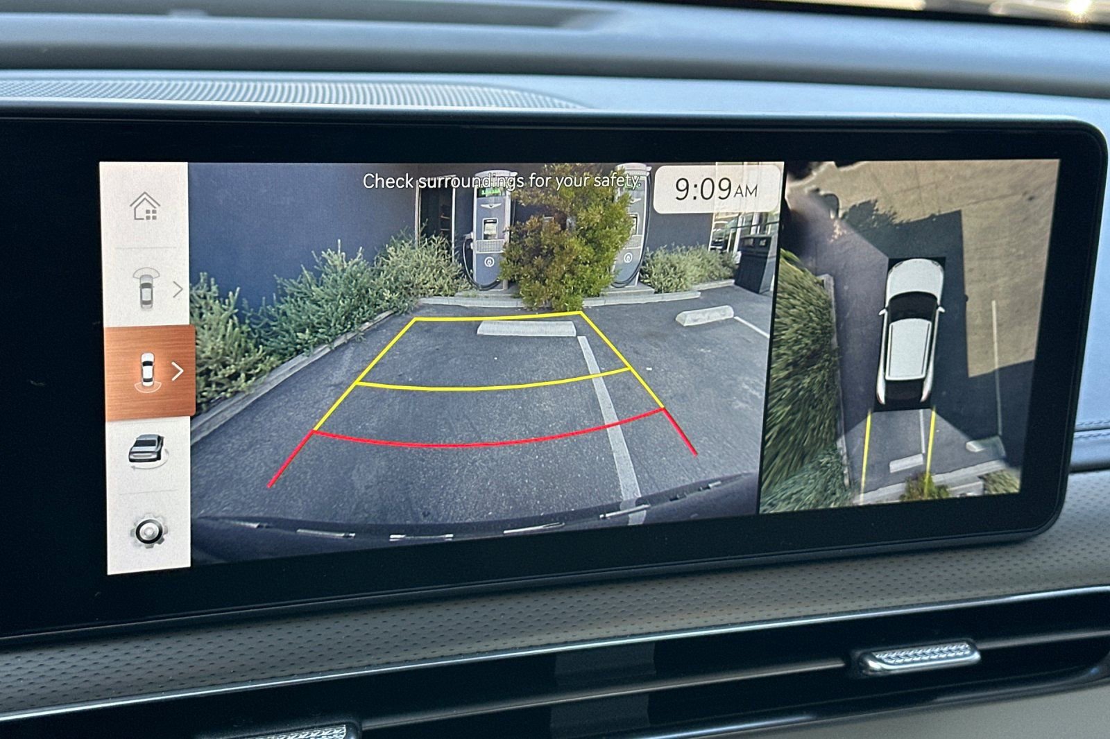 Used 2023 Genesis GV60 Advanced image 25