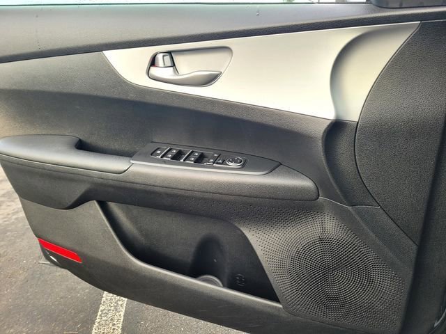 Used 2023 Kia Forte LXS image 17