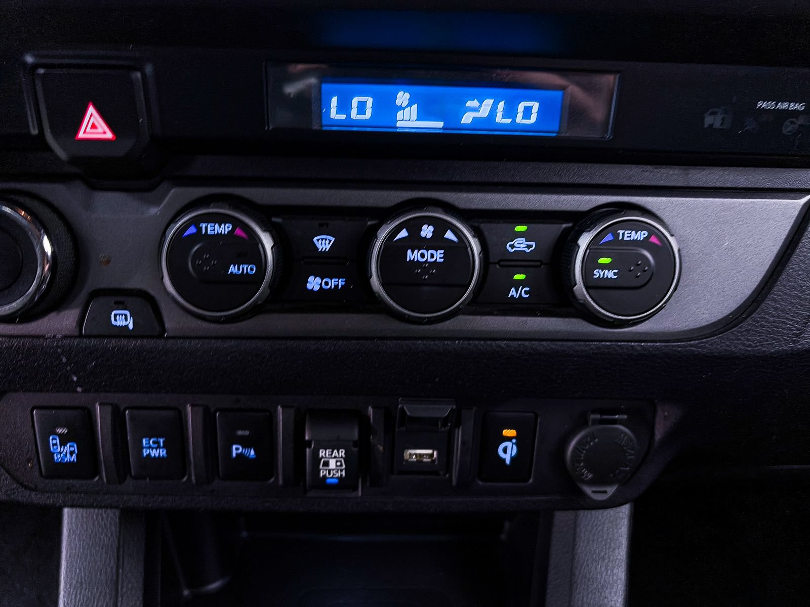 Used 2021 Toyota Tacoma TRD Off-Road w/ Technology Package AWD/4WD image 27