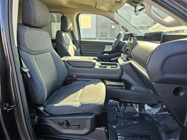 New 2025 Ford Expedition Active image 15