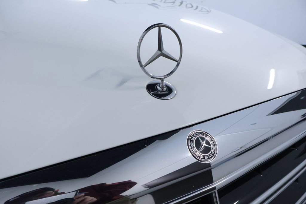 Used 2018 Mercedes-Benz E 300 4MATIC w/ Premium 1 Package image 9