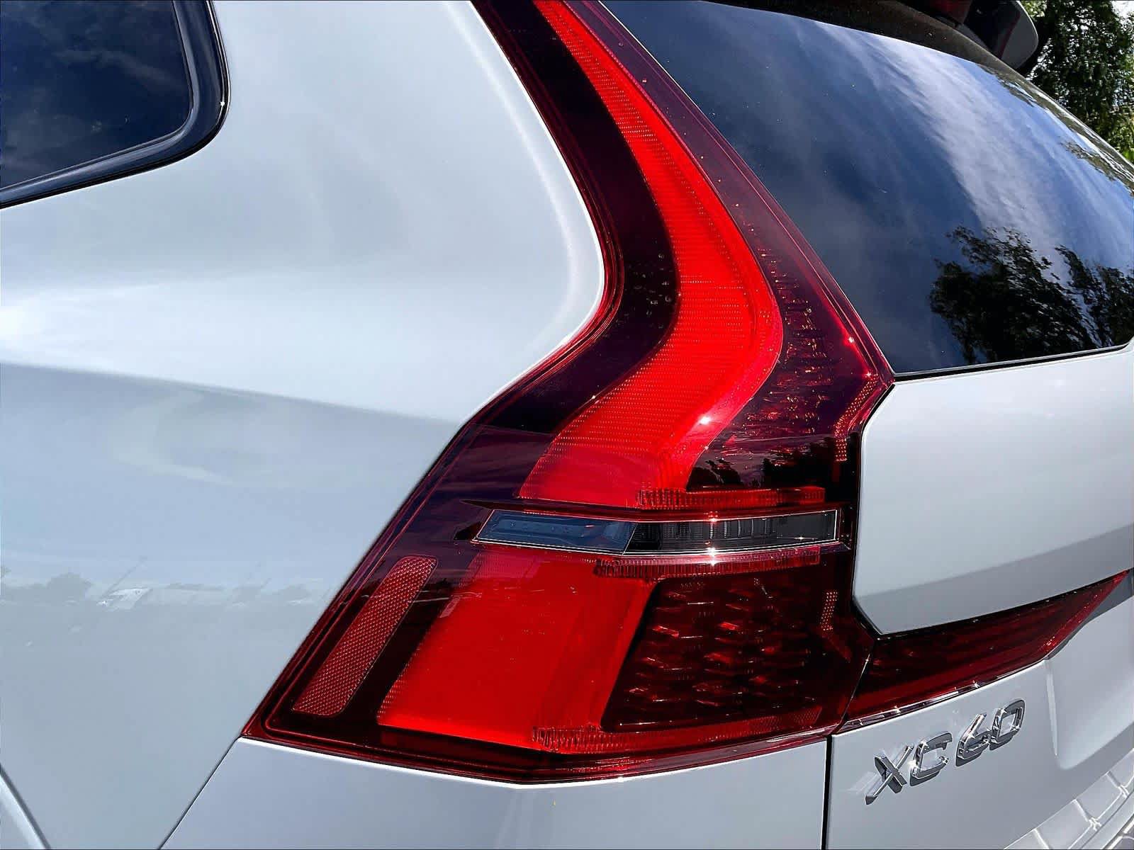 New 2027 Volvo XC60 B5 Core AWD/4WD image 25