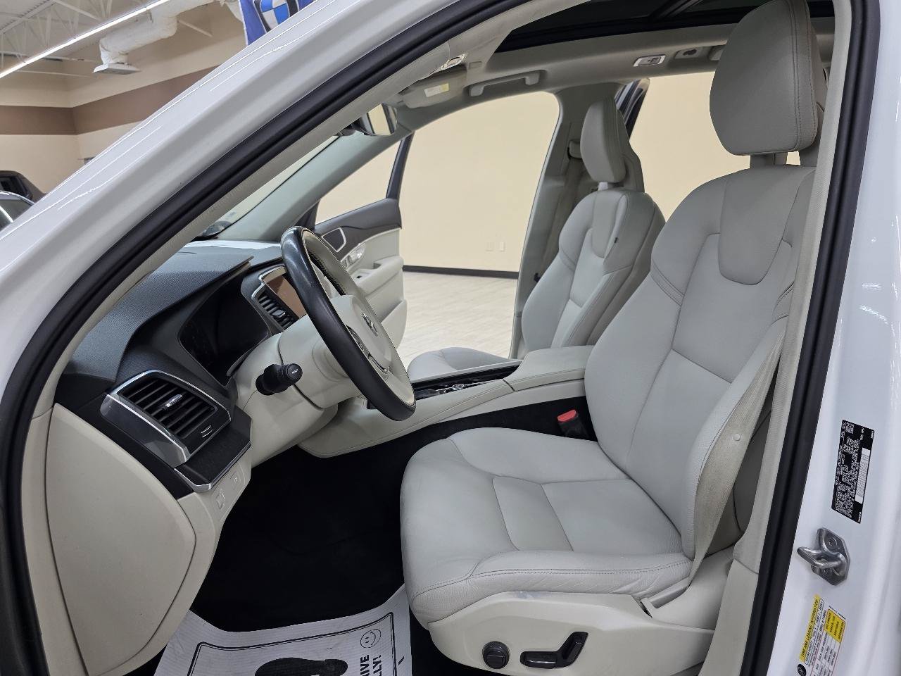 Used 2020 Volvo XC90 T6 Momentum w/ Protection Package Premier AWD/4WD image 19