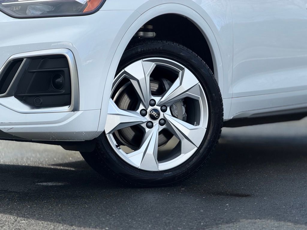 Used 2025 Audi Q5 2.0T Premium image 2