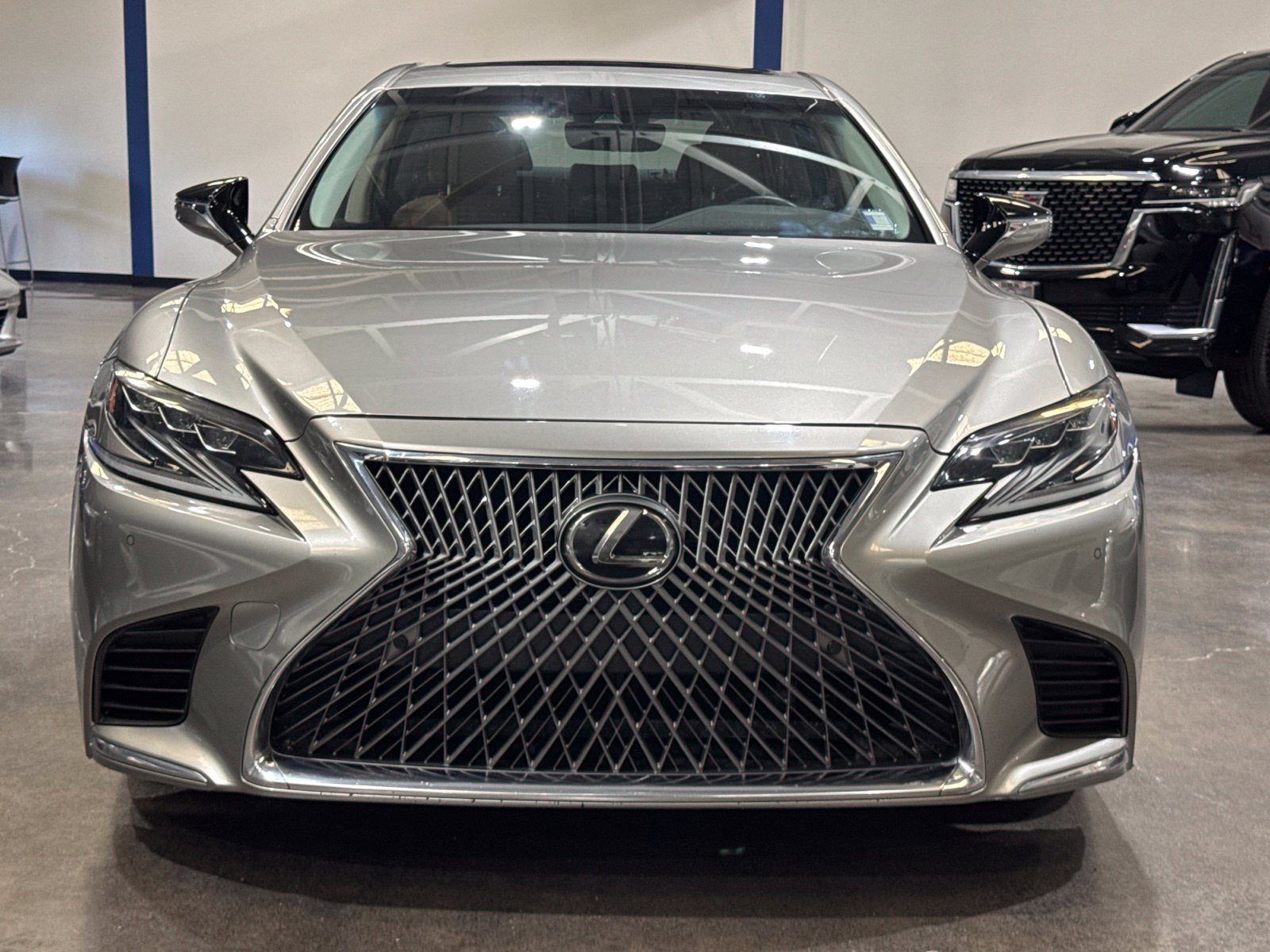 Used 2018 Lexus LS 500 w/ Accessory Package (Z2) RWD image 6