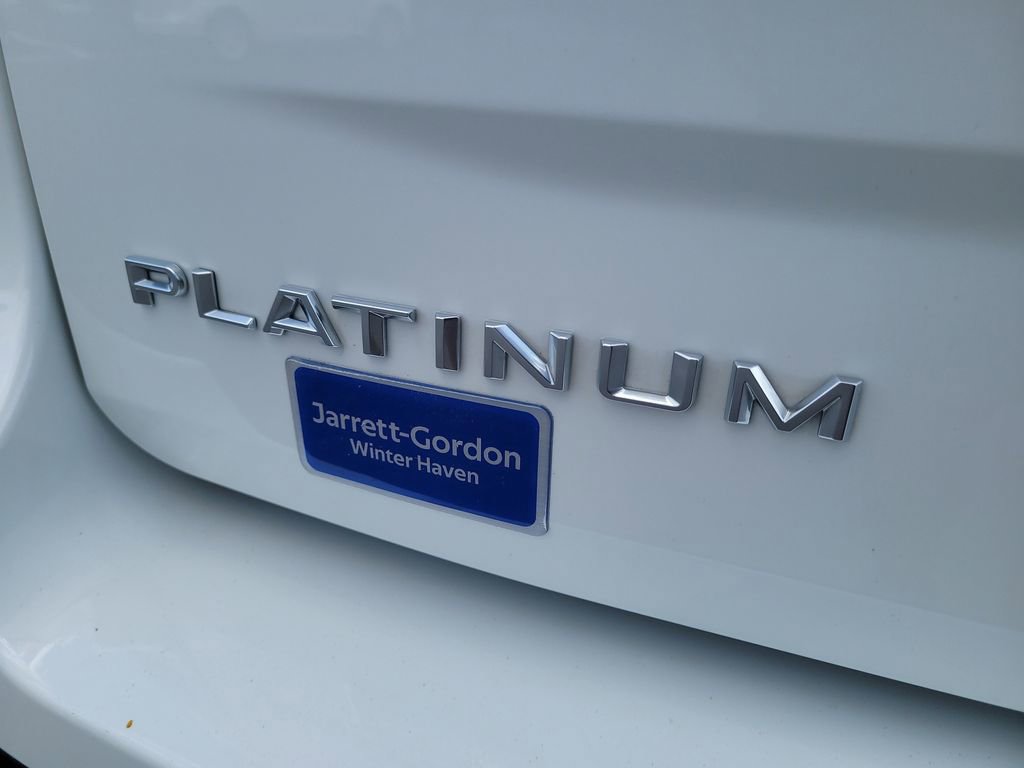 Used 2025 Ford Expedition Platinum w/ Driver's Package AWD/4WD image 6