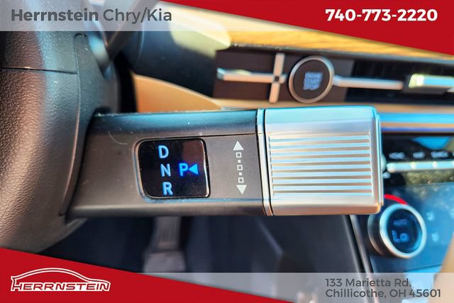 Used 2025 Hyundai Santa Fe Limited AWD/4WD image 22