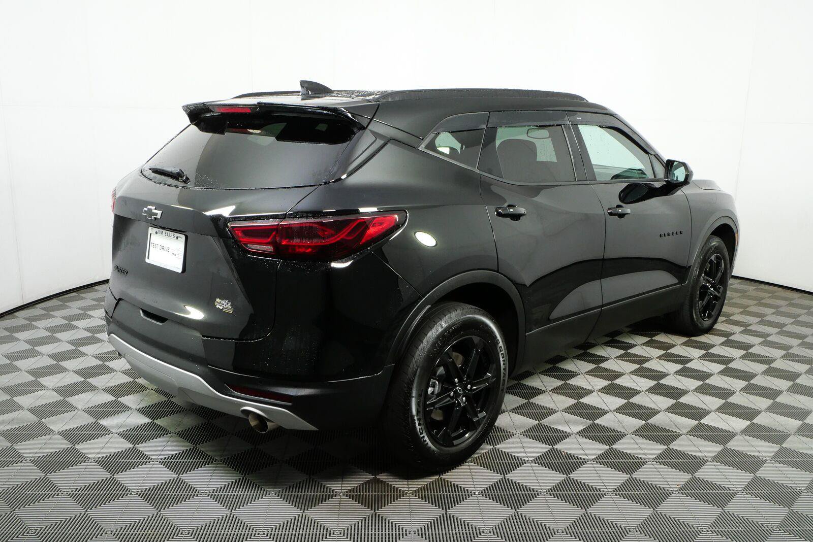 Certified 2024 Chevrolet Blazer LT w/ Convenience Package FWD image 3