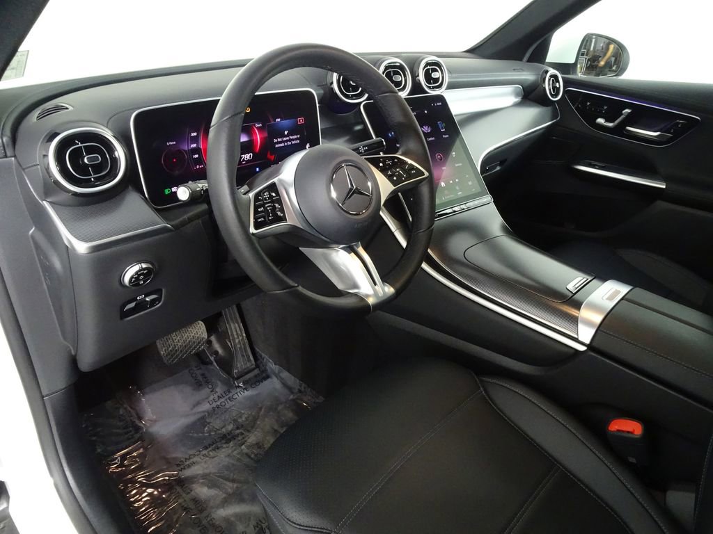 Used 2024 Mercedes-Benz GLC 300 image 23