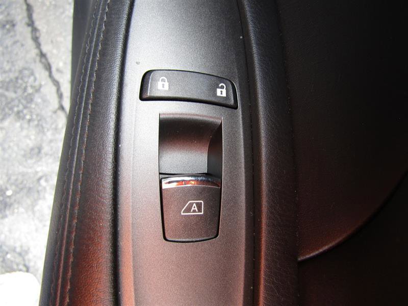 Used 2016 INFINITI Q70 L 3.7 image 36