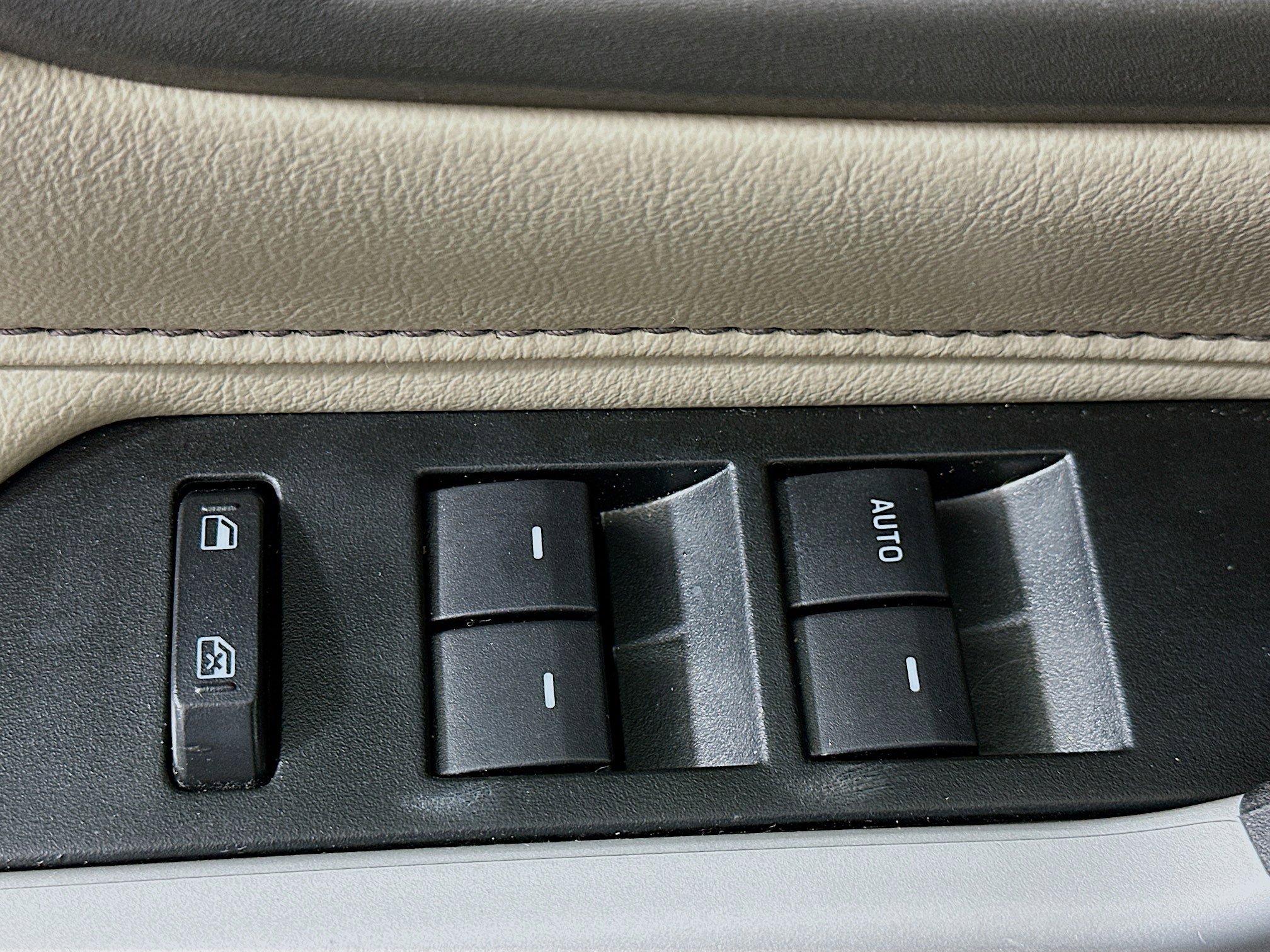 Used 2014 Ford Edge Limited AWD/4WD image 15