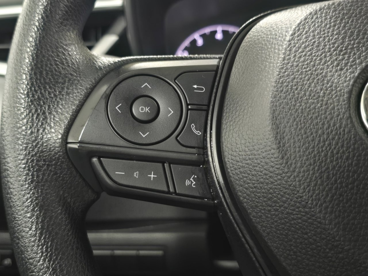 Certified 2024 Toyota Corolla LE image 32