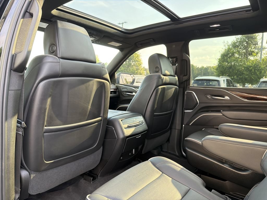 Used 2023 Cadillac Escalade ESV Premium Luxury w/ LPO, Floor Liner Package AWD/4WD image 12