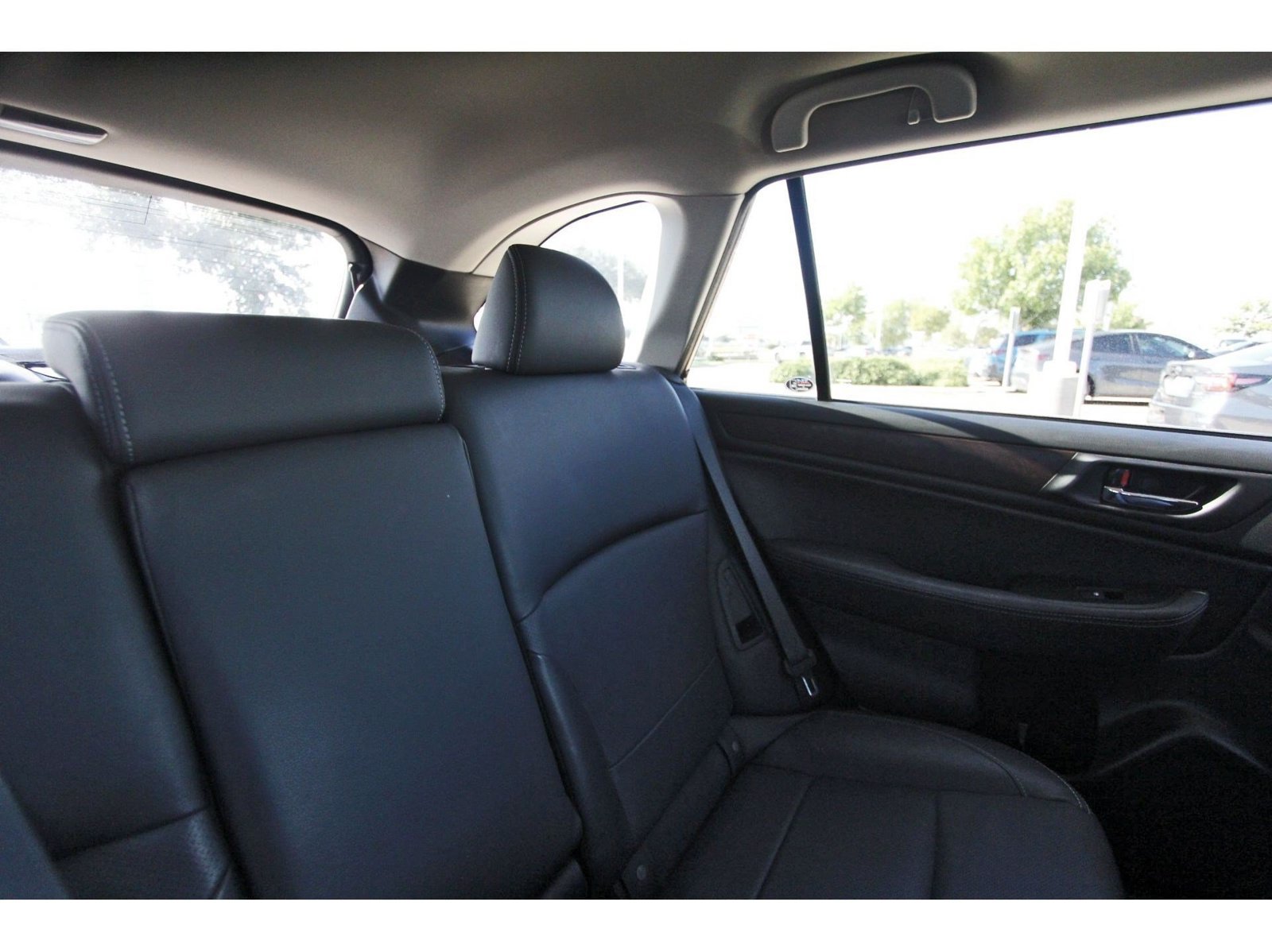 Used 2016 Subaru Outback 2.5i Limited AWD/4WD image 12