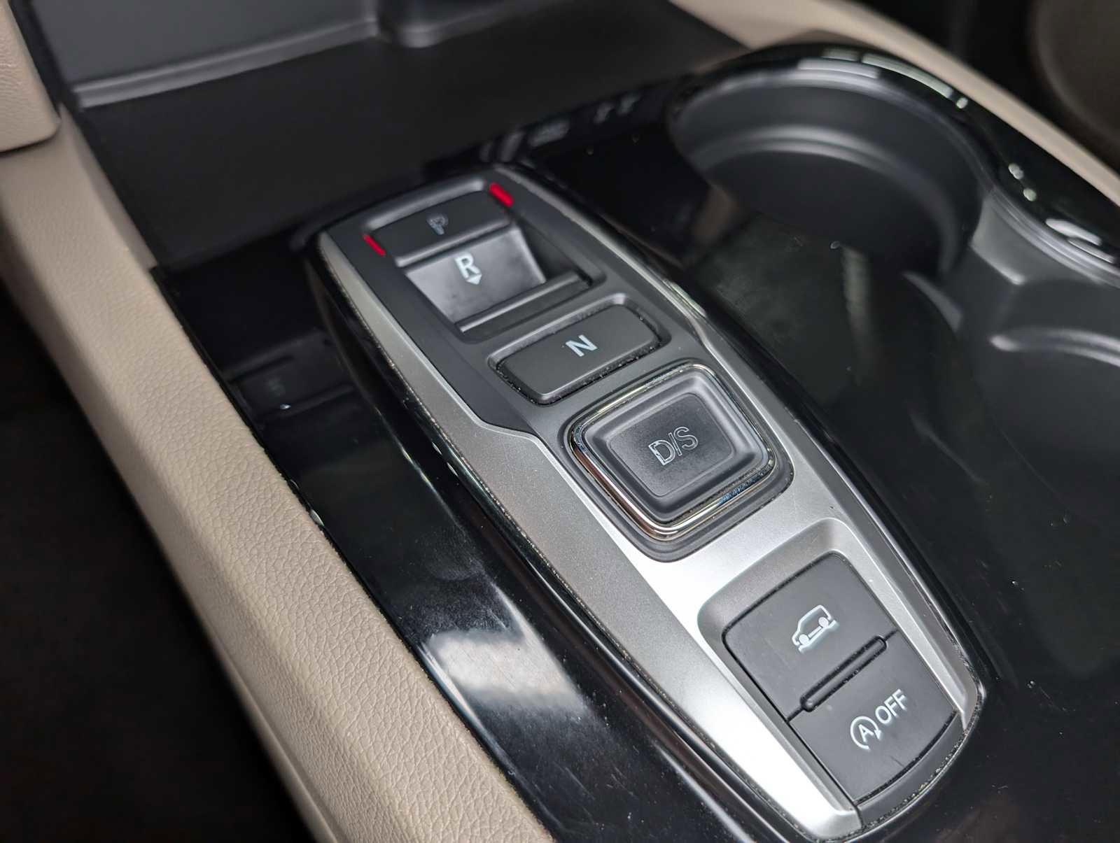 Used 2016 Honda Pilot Touring image 32