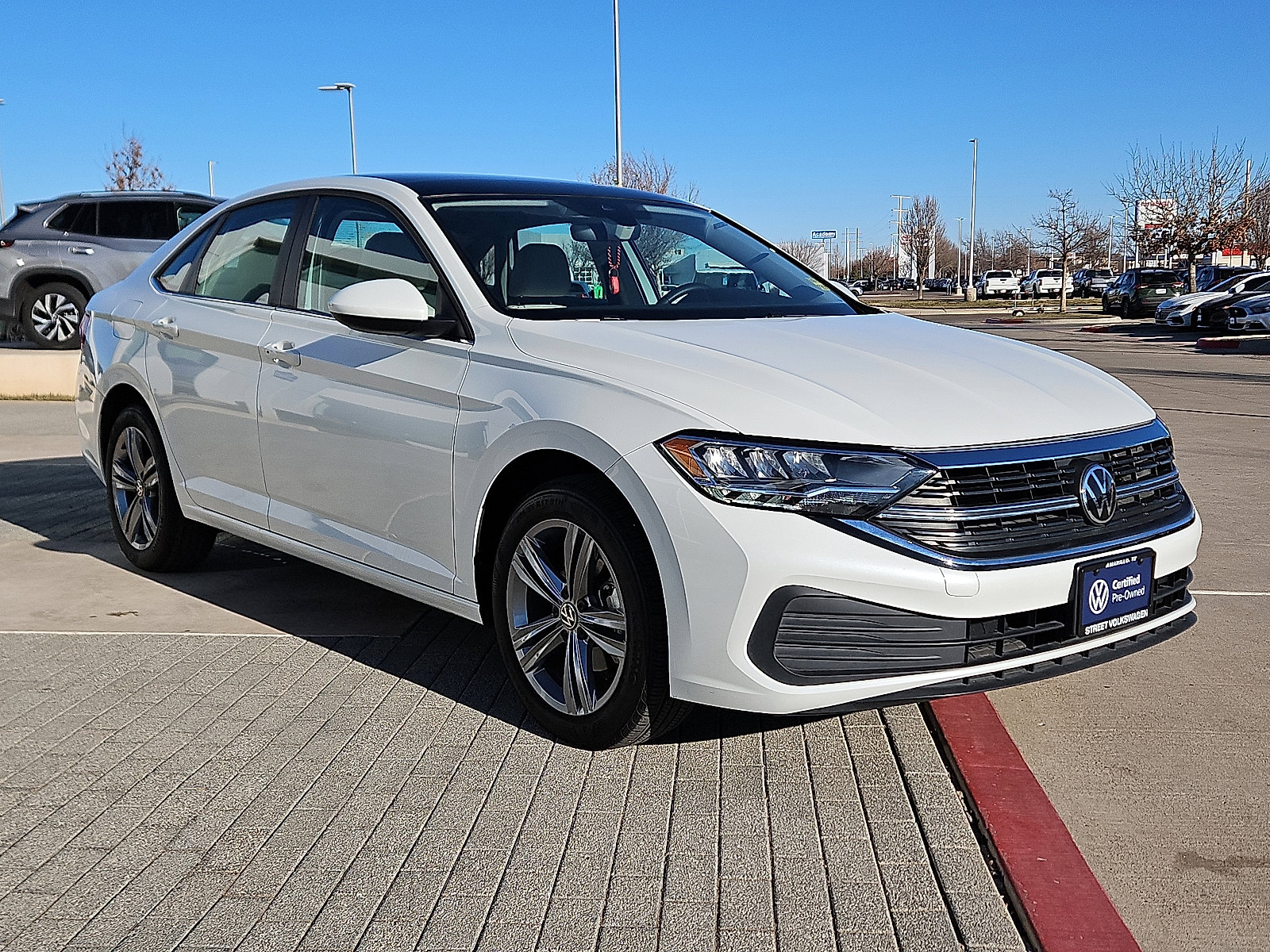 Certified 2024 Volkswagen Jetta SE image 4