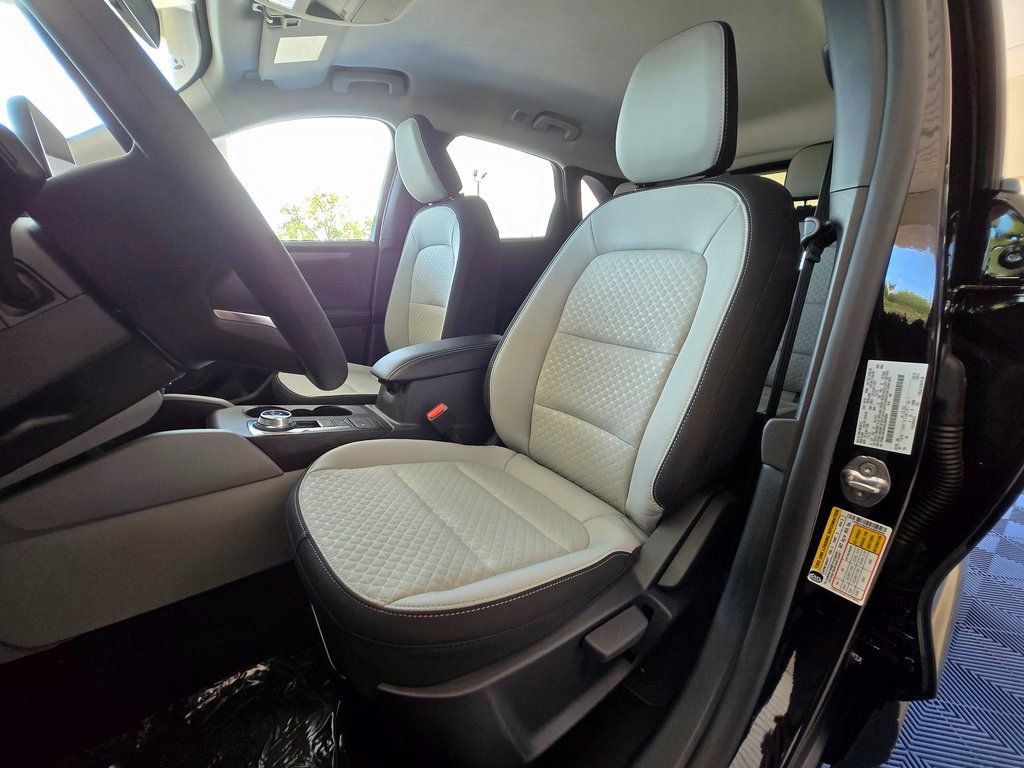 New 2025 Ford Escape Active image 9